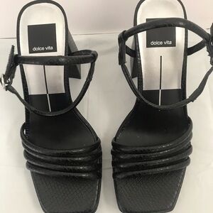 Dolce Vita Womens Black Sandal Shoe